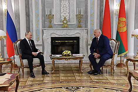 Встреча Лукашенко и Путина проходит во Дворце Независимости в Минске