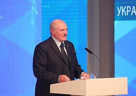 От поставок техники до выхода на третьи рынки - что Лукашенко предложил Украине на Форуме регионов