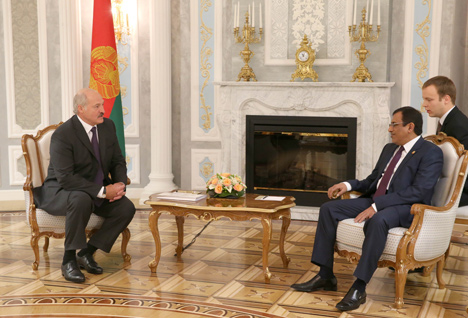 Лукашенко: Беларусь намерена приложить максимум усилий для наращивания торговли с ОАЭ