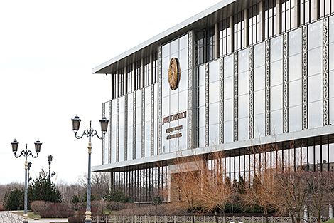 Лукашенко заслушал доклады министра обороны и председателя КГБ