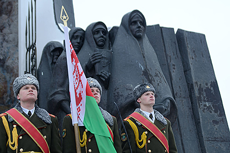 Лукашенко: патриотическая позиция воинов-интернационалистов помогает сохранить мир и стабильность в стране