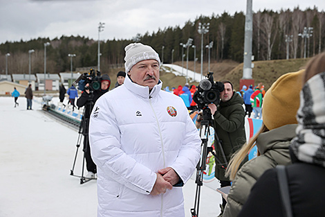 Лукашенко: местные органы власти и спортивные функционеры должны лучше работать с юниорами
