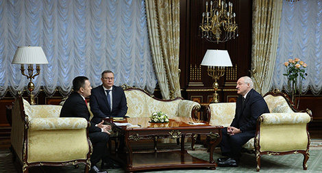 Лукашенко подтвердил планы провести ВГС 4 ноября и отметил попытки вбить клин в отношения с Россией