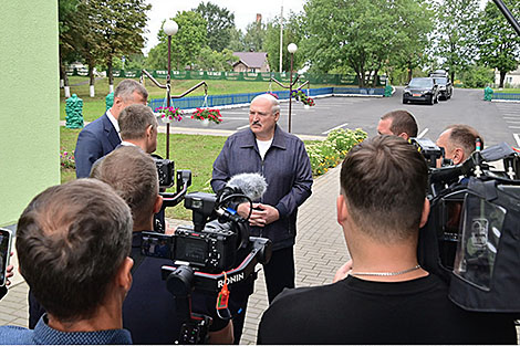 Воздушная тревога, новые шаги в АПК, милицейский совет и решения по табачке. Итоги недели Президента