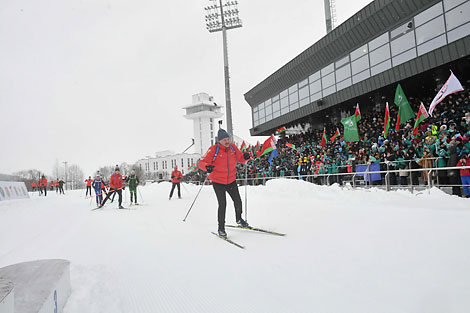 Президентский биатлон в Раубичах: Лукашенко вышел на лыжню вместе с известными олимпийцами Беларуси