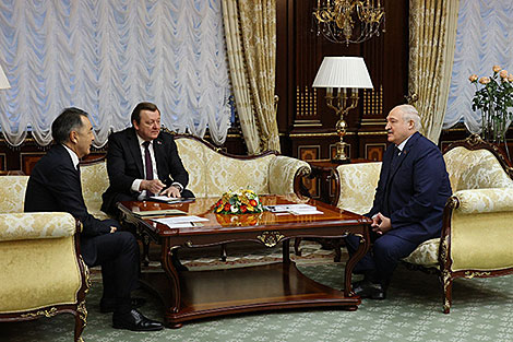 Лукашенко призывает к дальнейшему снятию барьеров в ЕАЭС и перенятию опыта Союзного государства