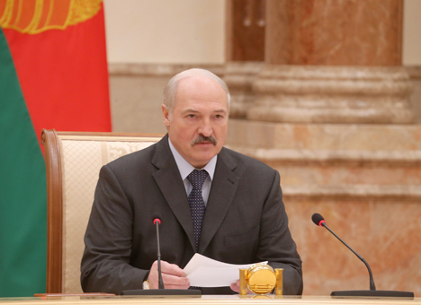 Лукашенко требует от правительства сгруппироваться в решении задач по социально-экономическому развитию Беларуси