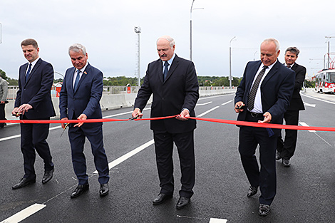 Лукашенко открыл в Витебске реконструированный путепровод 