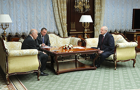 Лукашенко: Беларусь привержена полной реализации дорожной карты развития сотрудничества с Узбекистаном