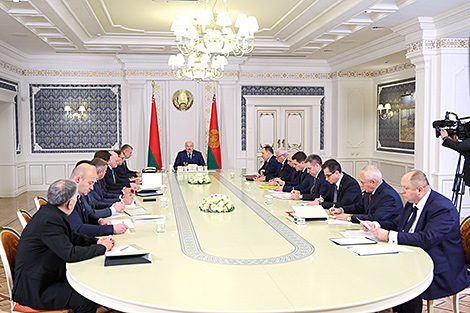 Лукашенко ставит напряженные задачи по работе в Африке