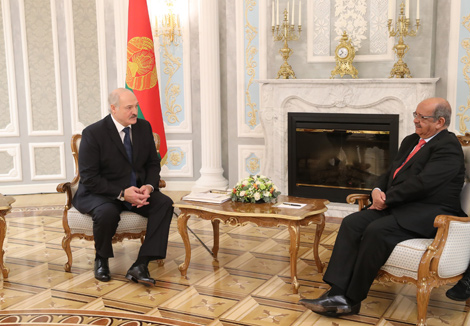 Лукашенко рассчитывает на восстановление уровня белорусско-алжирских отношений
