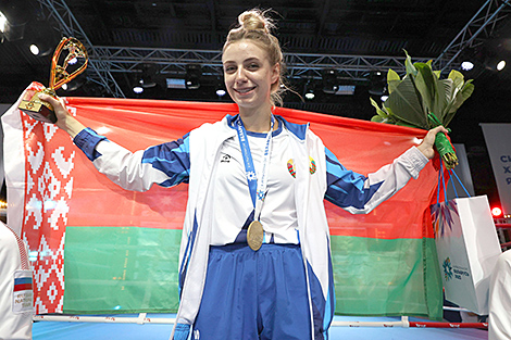 Белоруска Валерия Хватик стала чемпионкой II Игр стран СНГ по таиландскому боксу