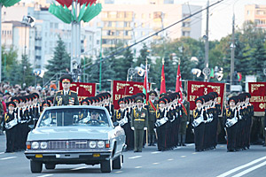Впервые парад в честь Дня Независимости в Минске начала военная авиация