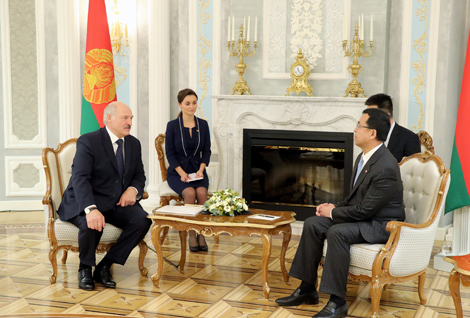 Лукашенко встретился с руководством китайской корпорации 