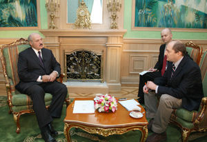 Александр Лукашенко дал интервью информагентству 