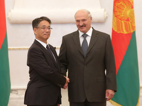 Лукашенко принял верительные грамоты послов 13 государств
