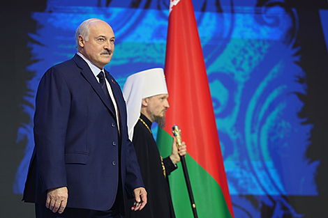 Лукашенко поблагодарил белорусских военных за мирный ратный труд