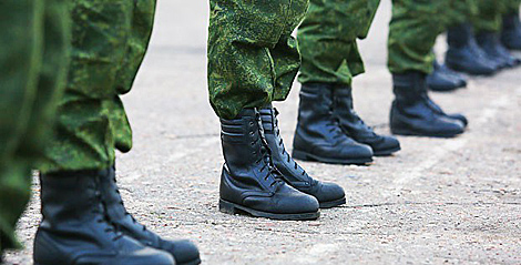 Белорусская армия отвечает всем современным требованиям - Президент