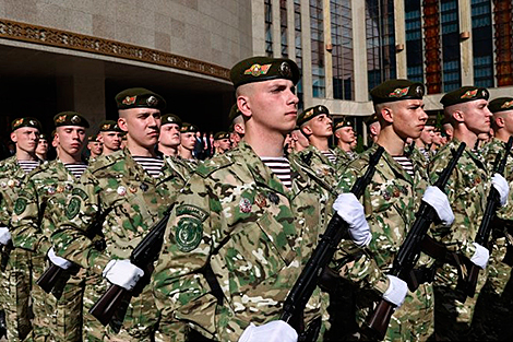 Белорусские военнослужащие принесли клятву на верность народу и Президенту
