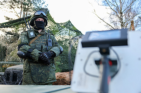 Хренин: на вооружение армии в этом году принято более 200 образцов вооружения и техники
