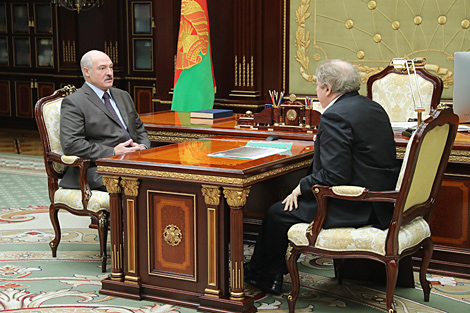 Лукашенко обсудил с Гуцериевым реализацию в Беларуси проекта 