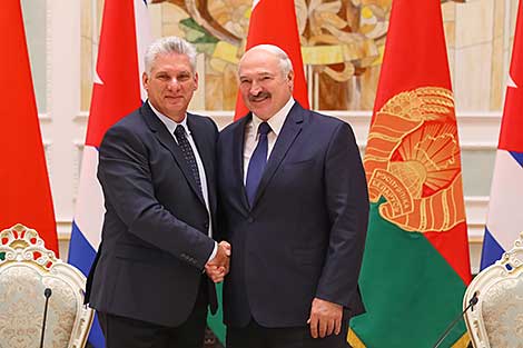 Лукашенко поздравил Диас-Канеля Бермудеса с 30-летием дипотношений между Беларусью и Кубой