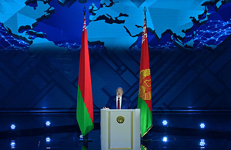 Лукашенко: обновленная Конституция поставит точку в дискуссиях о форме правления