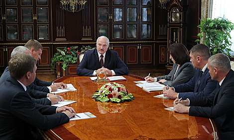 Послы, местная вертикаль и директора предприятий - Лукашенко рассмотрел кадровые вопросы