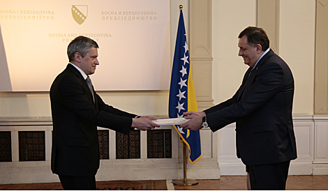 Посол Беларуси вручил верительные грамоты руководителю Боснии и Герцеговины