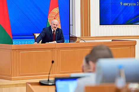 Лукашенко ответил на предложение сделать национальное законодательство главнее международного