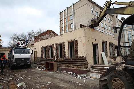 Лукашенко потребовал максимально упростить все требования и процедуры по сносу заброшенных строений