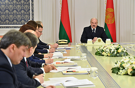 Лукашенко о задачах госСМИ: нужно честно и объективно говорить с людьми на понятном языке, доносить им нашу позицию