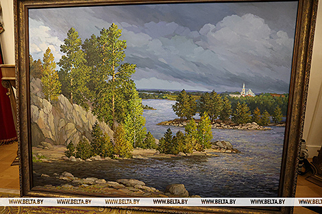 Белорусская делегация привезла в Санкт-Петербург подарок для Путина