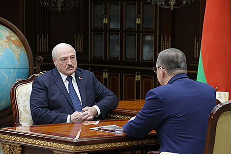 От борьбы с преступностью до фактов геноцида и ситуации в АПК. Лукашенко принял с докладом генерального прокурора
