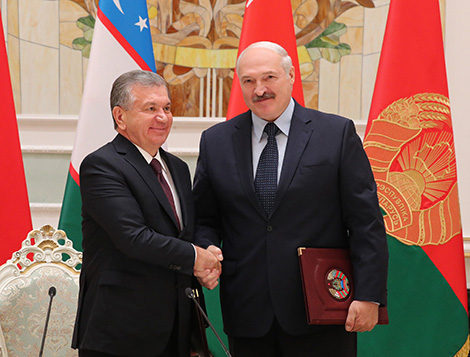 Лукашенко подтвердил готовность к всемерному расширению белорусско-узбекского диалога