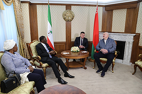Лукашенко лично проводил Президента Экваториальной Гвинеи в аэропорту