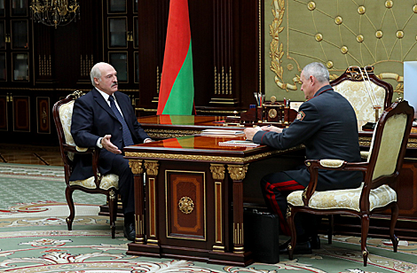 Лукашенко принял рапорт об отставке министра внутренних дел Игоря Шуневича