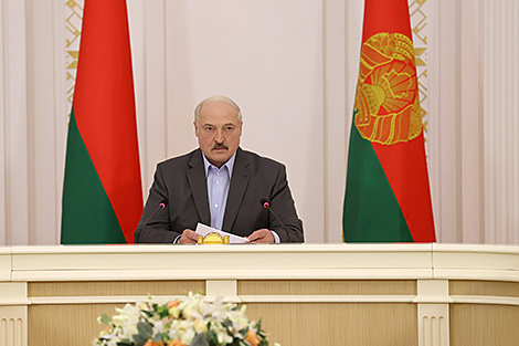 Лукашенко: выборы выборами, но первейшая задача - собрать хлеб