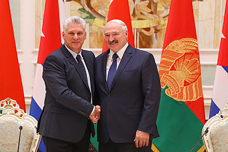 Лукашенко поздравил Президента Кубы Мигеля Диас-Канеля с 60-летием