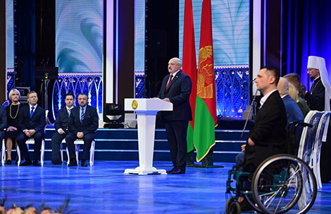 Лукашенко: мы в состоянии заработать то, чего у нас нет, и обязательно это сделаем