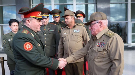 Главы военных ведомств Беларуси и Кубы подписали документы о двустороннем сотрудничестве