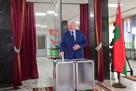 Лукашенко: в Беларуси всегда по-человечески относились к украинцам