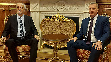 Крутой обсудил с послом Сирии реализацию договоренностей глав правительств