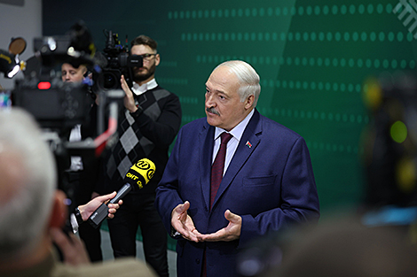 Лукашенко назвал дичайшим терроризмом атаку украинских дронов на резиденцию Путина