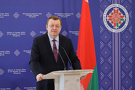 Алейник в Баку провел переговоры с главами 14 национальных делегаций