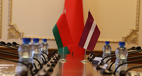 Лукашенко поздравил народ Латвии с национальным праздником и предложил сохранять добрососедские отношения
