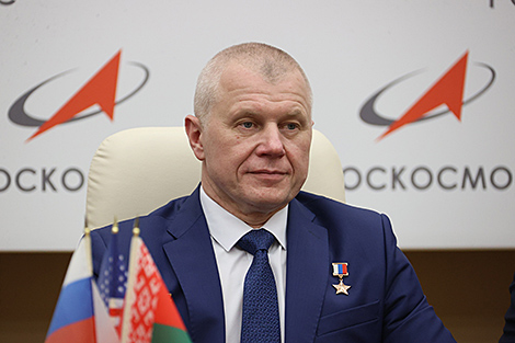 Лукашенко поздравил летчика-космонавта, Героя России Олега Новицкого с 55-летием