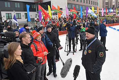 Лукашенко: в Беларуси к следующей зиме наладят производство хороших отечественных лыж