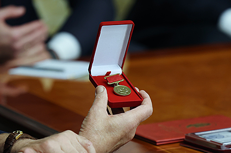 Лукашенко вручена Ленинская премия ЦК КПРФ