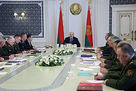 Лукашенко убежден, что ставка на повышение мобильности Вооруженных Сил Беларуси себя оправдала